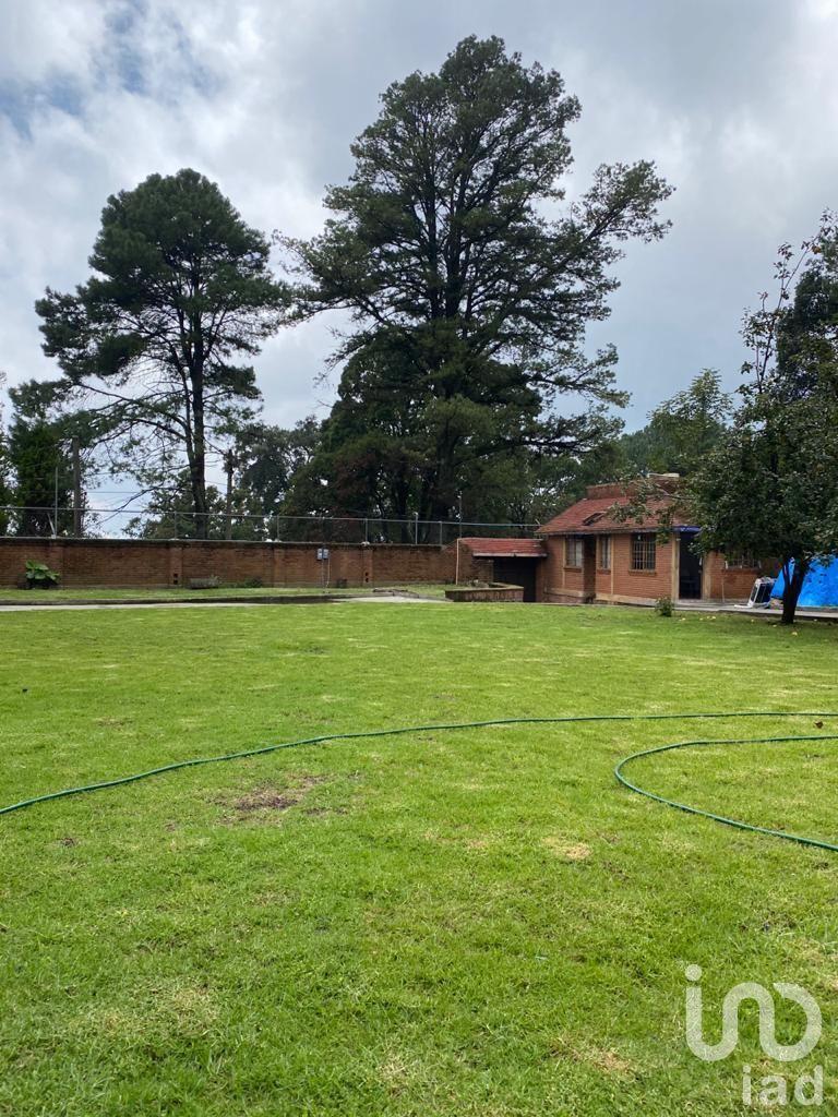 Casa en Venta con Alberca y 3 Bungalows en Monte Casino Huitzilac Morelos