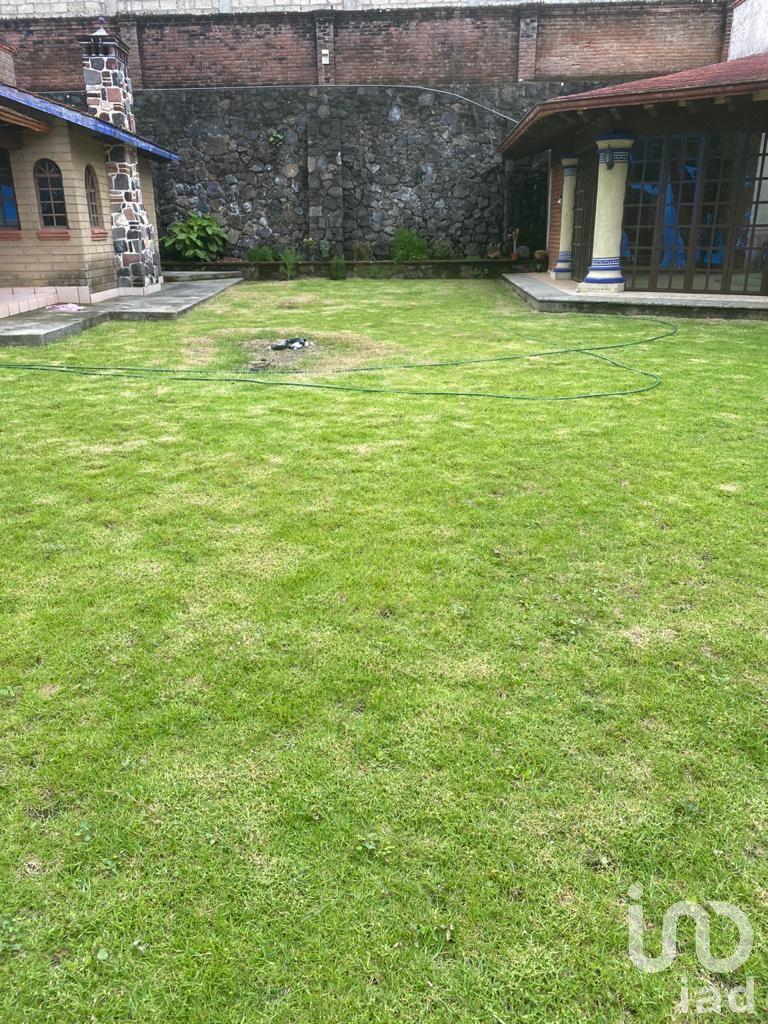 Casa en Venta con Alberca y 3 Bungalows en Monte Casino Huitzilac Morelos