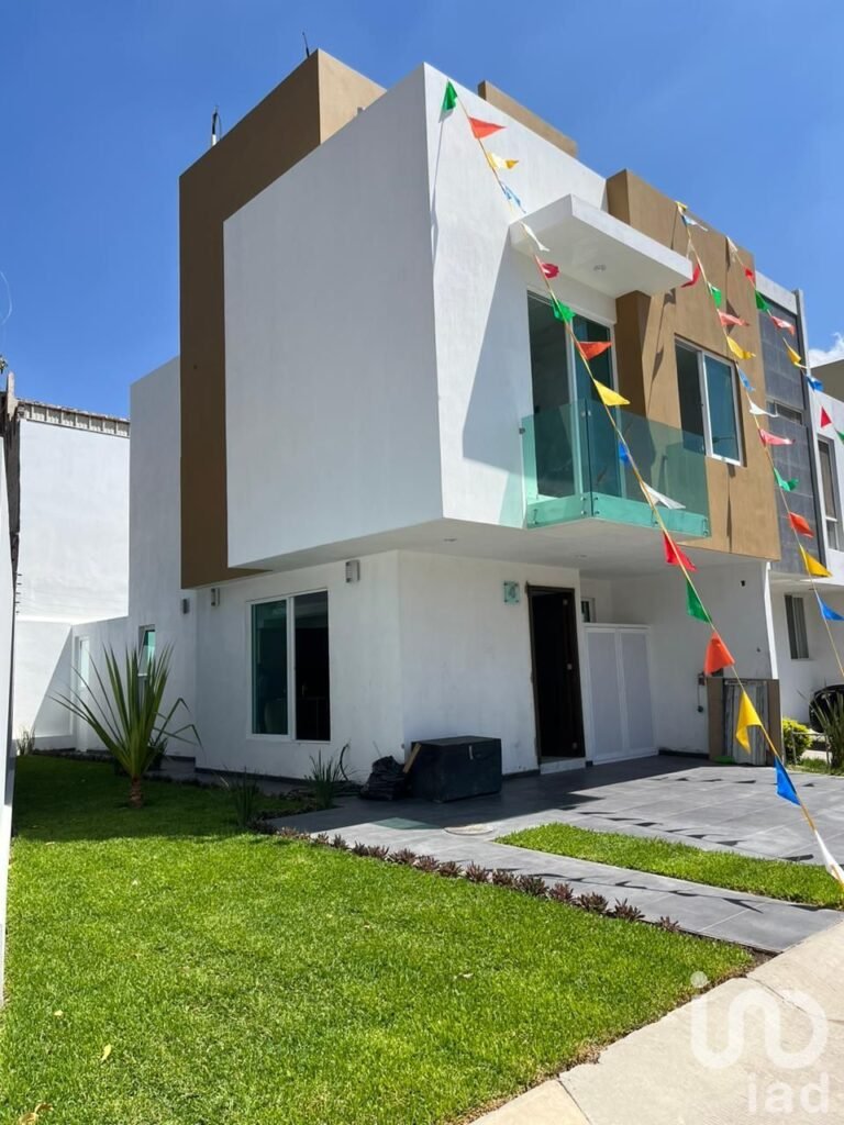 Venta de Casa en la Rua Residencial San Agustín, Tlajomulco Jal.