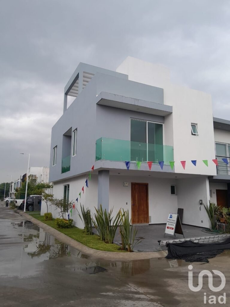 Venta de Casa en La Rua Residencial San Agustín, Tlajomulco Jal.