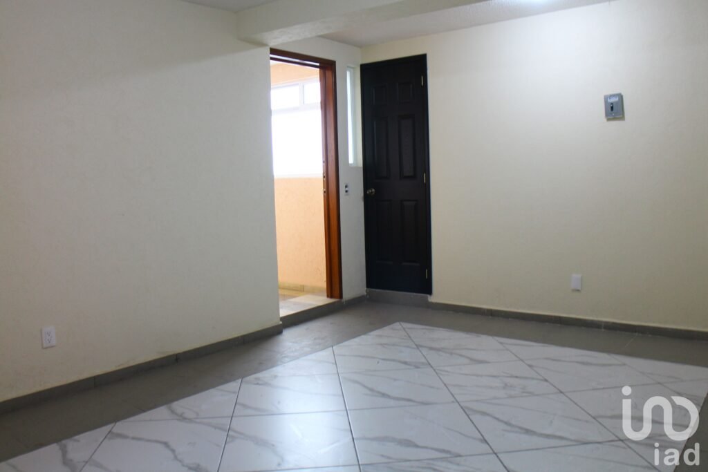 Oficina en renta (2)