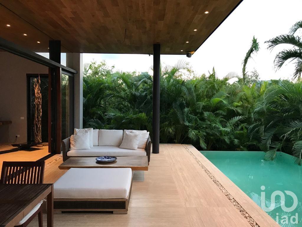 Casa en Venta con Muelle en Puerto Cancun Quintana Roo