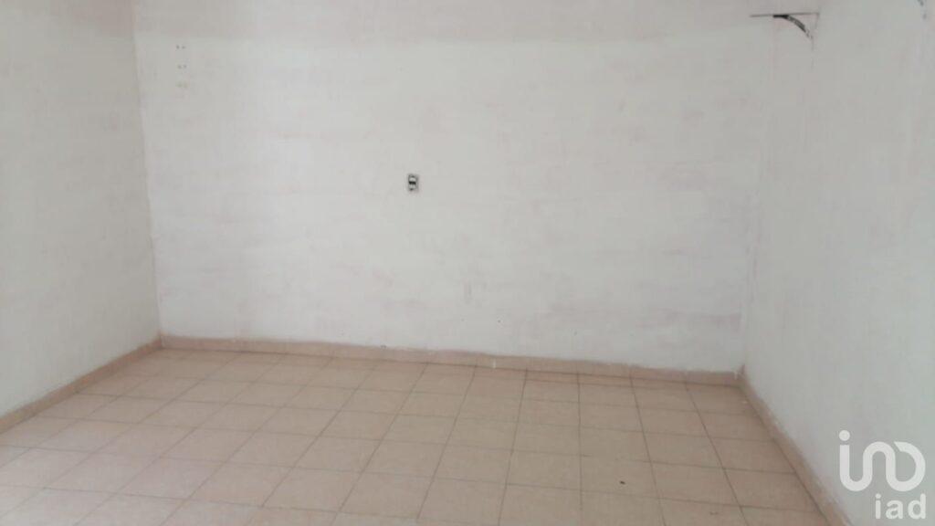 Vendo amplia casa en Chimalhuacan con 3 niveles