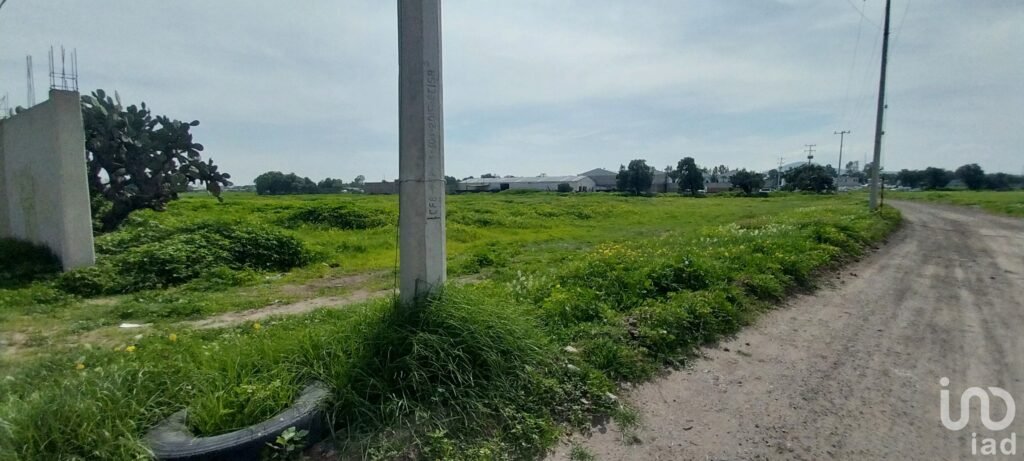 Se vende terreno con acceso pavimentado en Zona Industrial de Tizayuca, Hidalgo.
