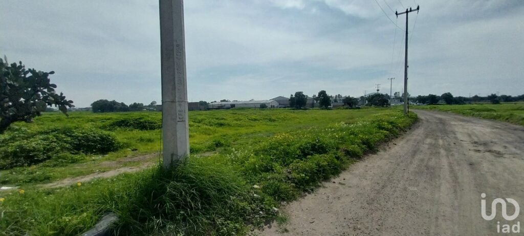 Se vende terreno con acceso pavimentado en Zona Industrial de Tizayuca, Hidalgo.