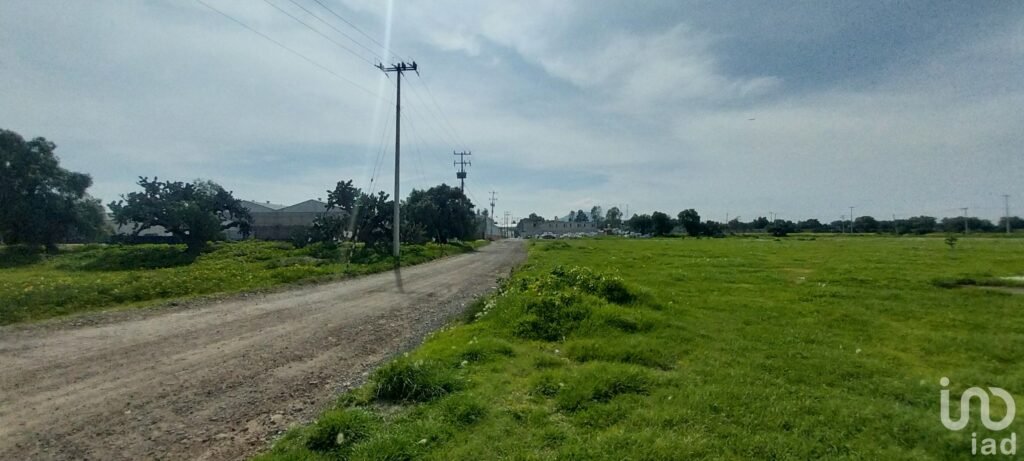 Se vende terreno con acceso pavimentado en Zona Industrial de Tizayuca, Hidalgo.