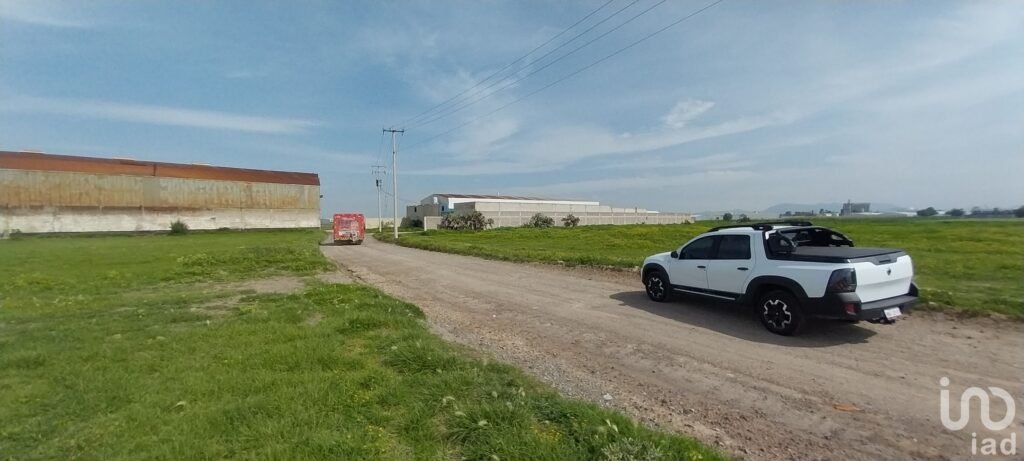 Se vende terreno con acceso pavimentado en Zona Industrial de Tizayuca, Hidalgo.