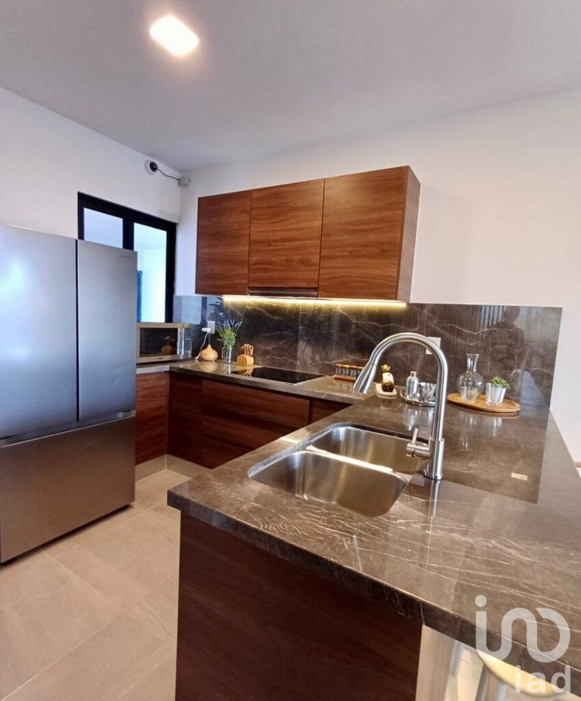 Departamento Equipado de Lujo en Avenida Huayacán