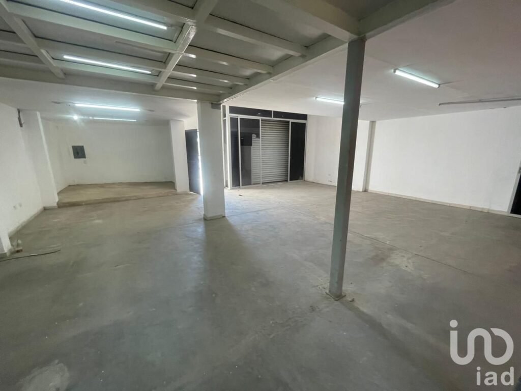 PUNTO DE VENTA U OFICINAS PARA EMPRESAS EXCELENTE UBICACIÓN CARRETERA MERIDA-CANCUN
