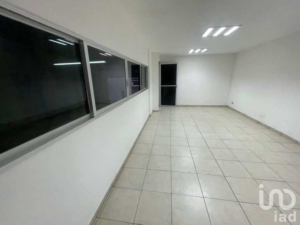 PUNTO DE VENTA U OFICINAS PARA EMPRESAS EXCELENTE UBICACIÓN CARRETERA MERIDA-CANCUN
