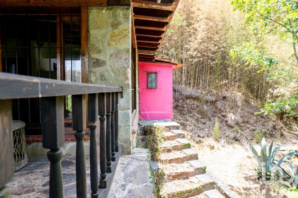 Venta de terreno con chalet tipo cabaña en Temascaltepec Valle de Bravo