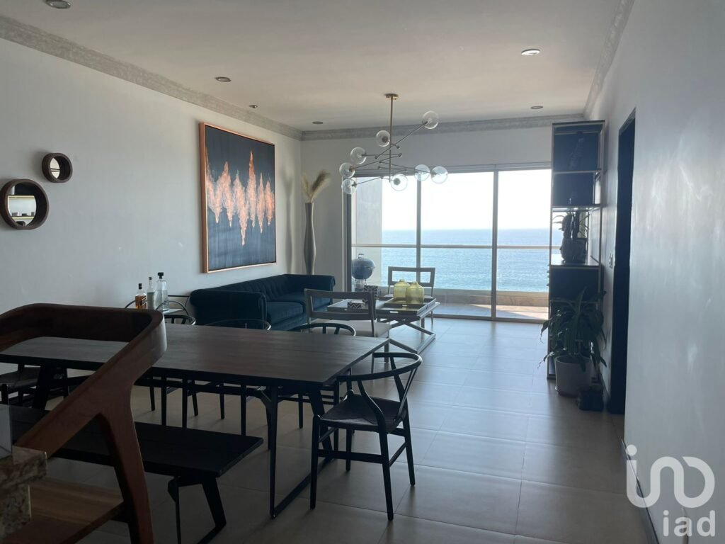 DEPARTAMENTO EN VENTA A PIE DE PLAYA, CERRITOS, MAZATLÁN, SINALOA.