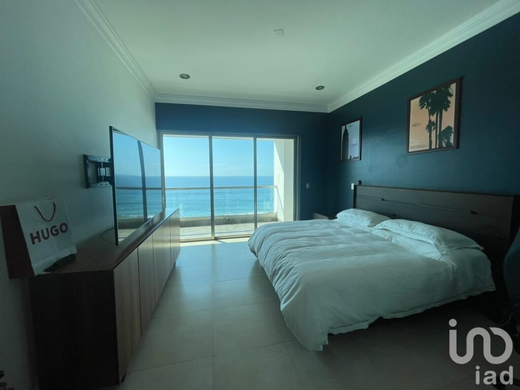 DEPARTAMENTO EN VENTA A PIE DE PLAYA, CERRITOS, MAZATLÁN, SINALOA.