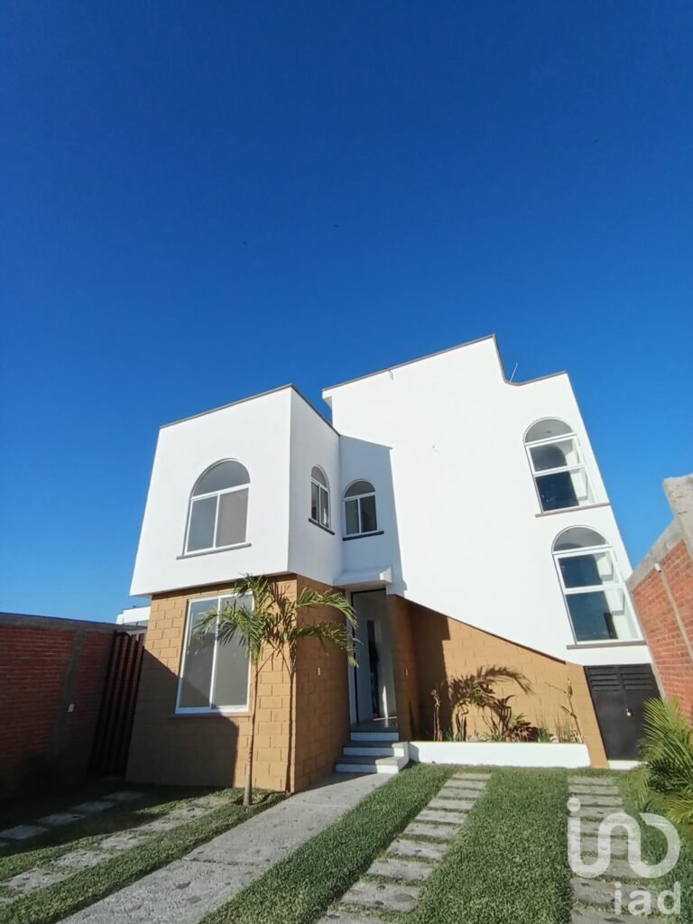 Casa en Venta en Privada, cerca Lomas Cocoyoc, Morelos
