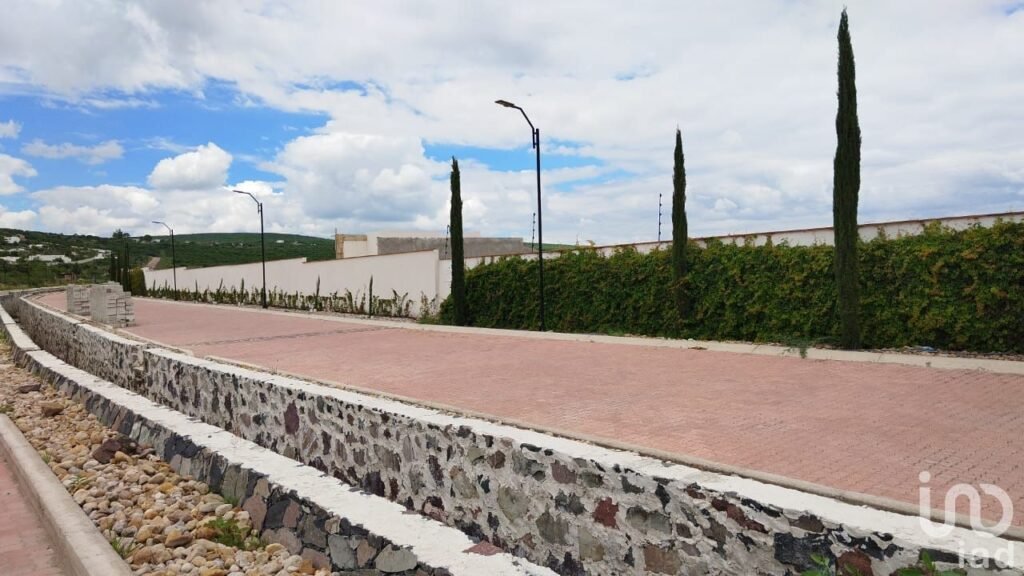 LOTE COMERCIAL MONTAÑA CD MADERAS