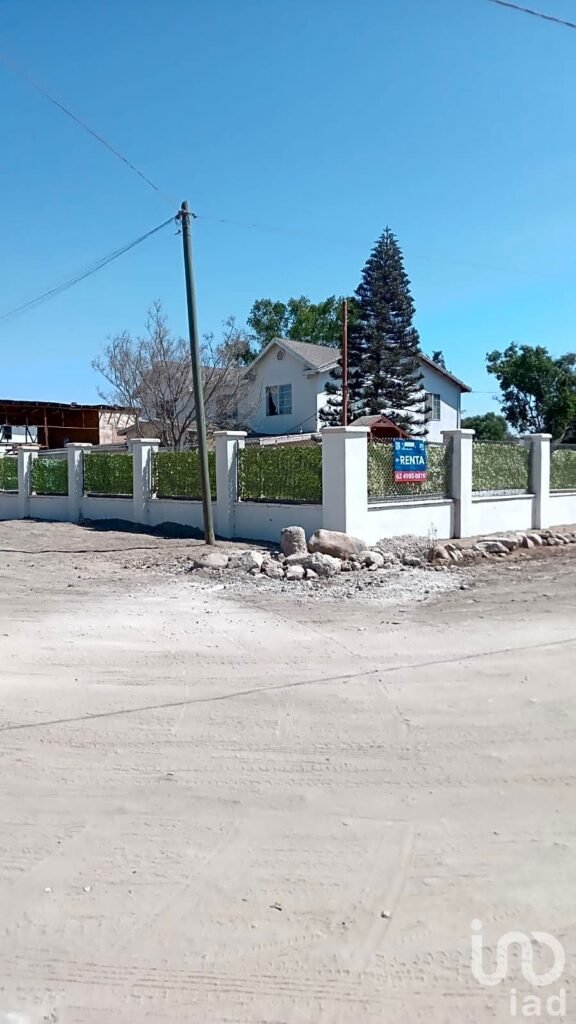 Renta de Inmueble Comercial con amplio terreno en Tijuana B.C. Col. Matamoros C.P. 22203