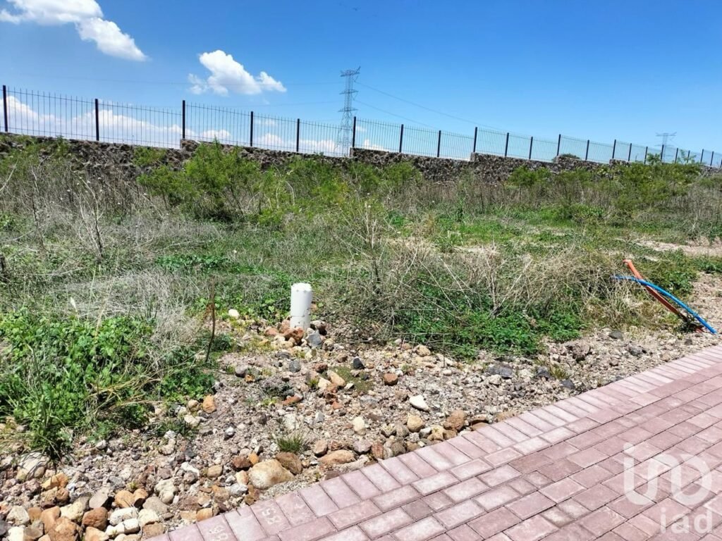 Terreno Residencial en Querétaro en Ciudad Maderas con Amenidades