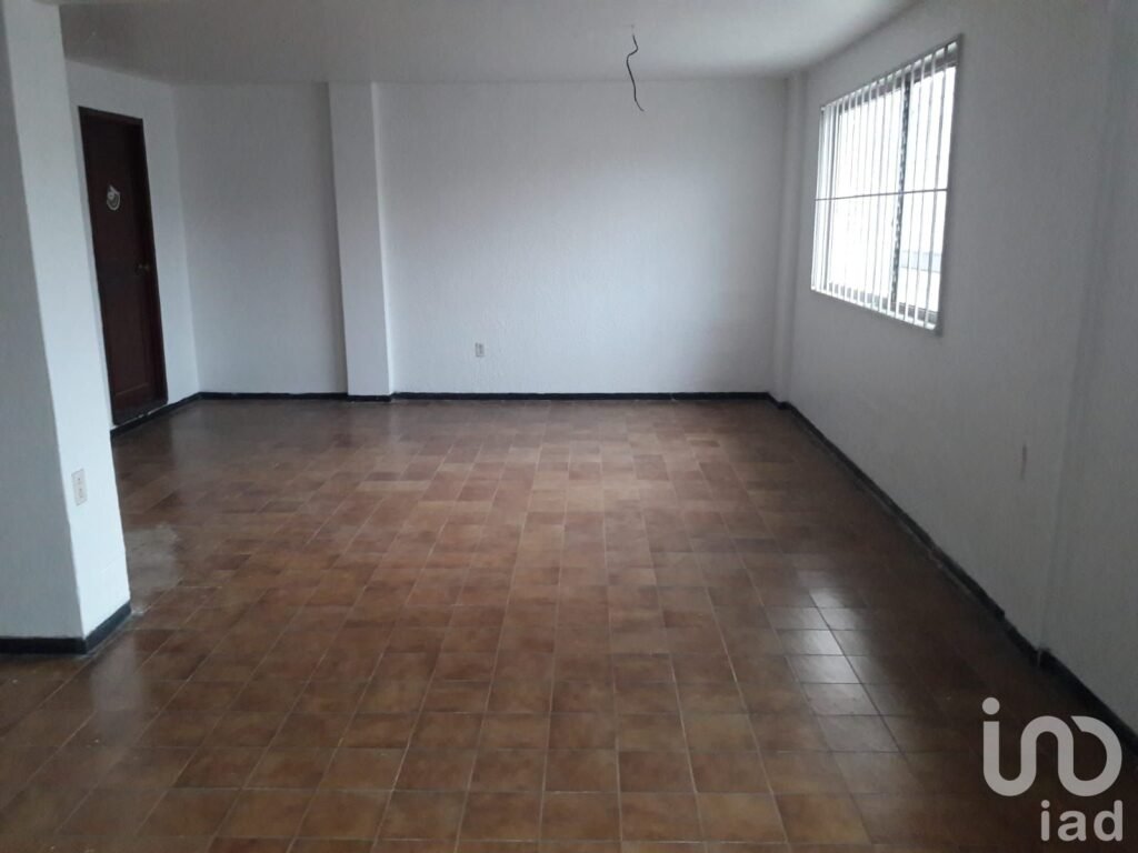 CASA EN VENTA EN JARDINES DE SANTA CLARA SOBRE AVENIDA CIRCUNVALACIÓN