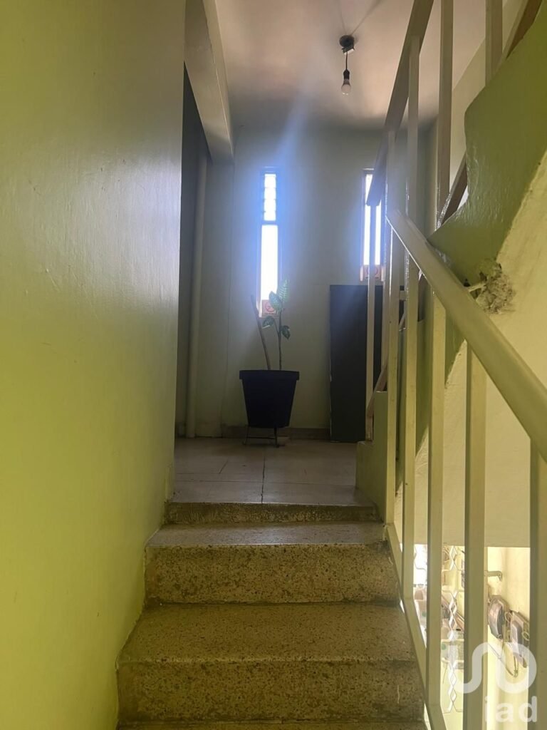 CASA EN VENTA EN JARDINES DE SANTA CLARA SOBRE AVENIDA CIRCUNVALACIÓN