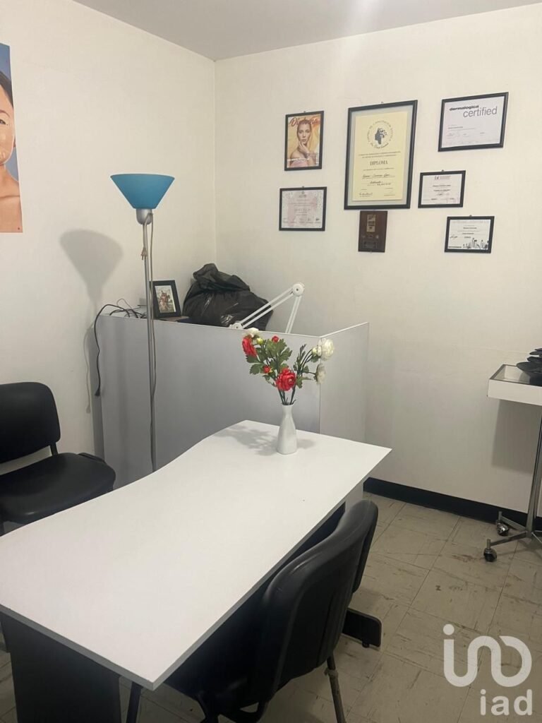 CASA EN VENTA EN JARDINES DE SANTA CLARA SOBRE AVENIDA CIRCUNVALACIÓN