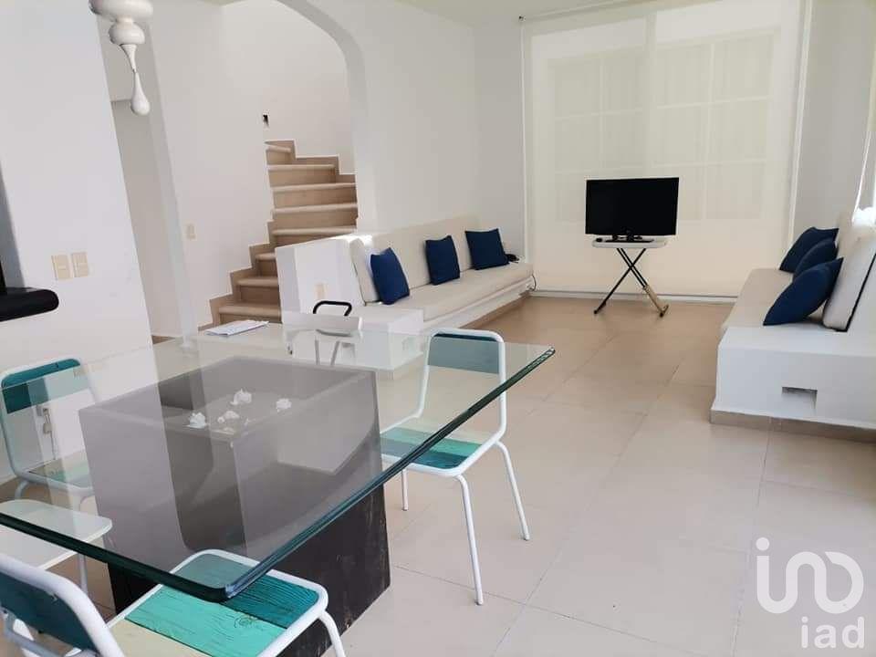Casa en Acapulco Diamante a un costado de centros comerciales