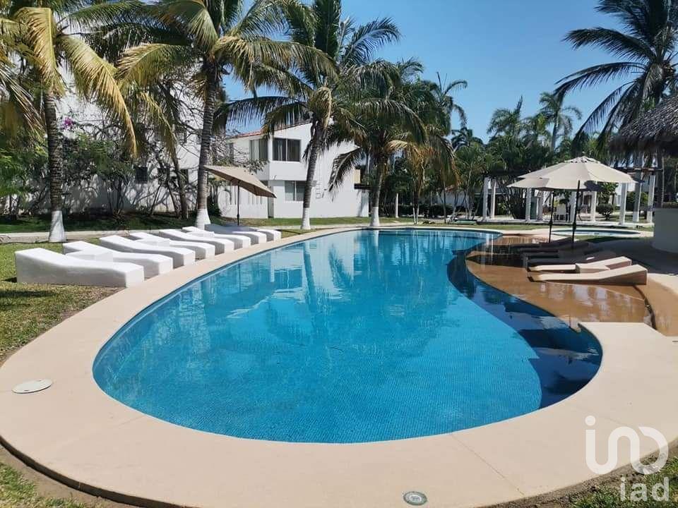 Casa en Acapulco Diamante a un costado de centros comerciales