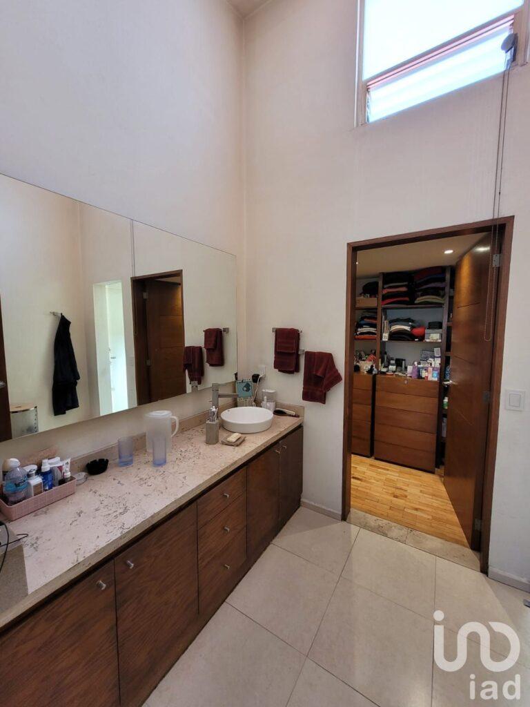 Casa en venta en Lomas de Tecamachalco, Naucalpan, Mexico