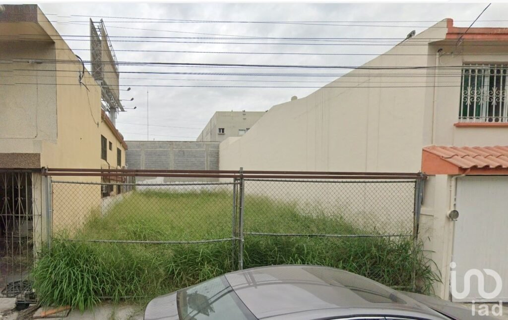 Venta de Terreno Residencial Frente a parque en Jardin de las Mitras