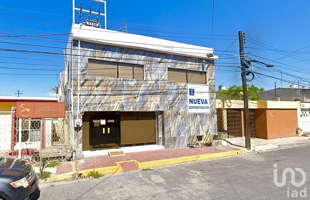 Clinica de maternidad, totalmente equipada, más terreno adicional.