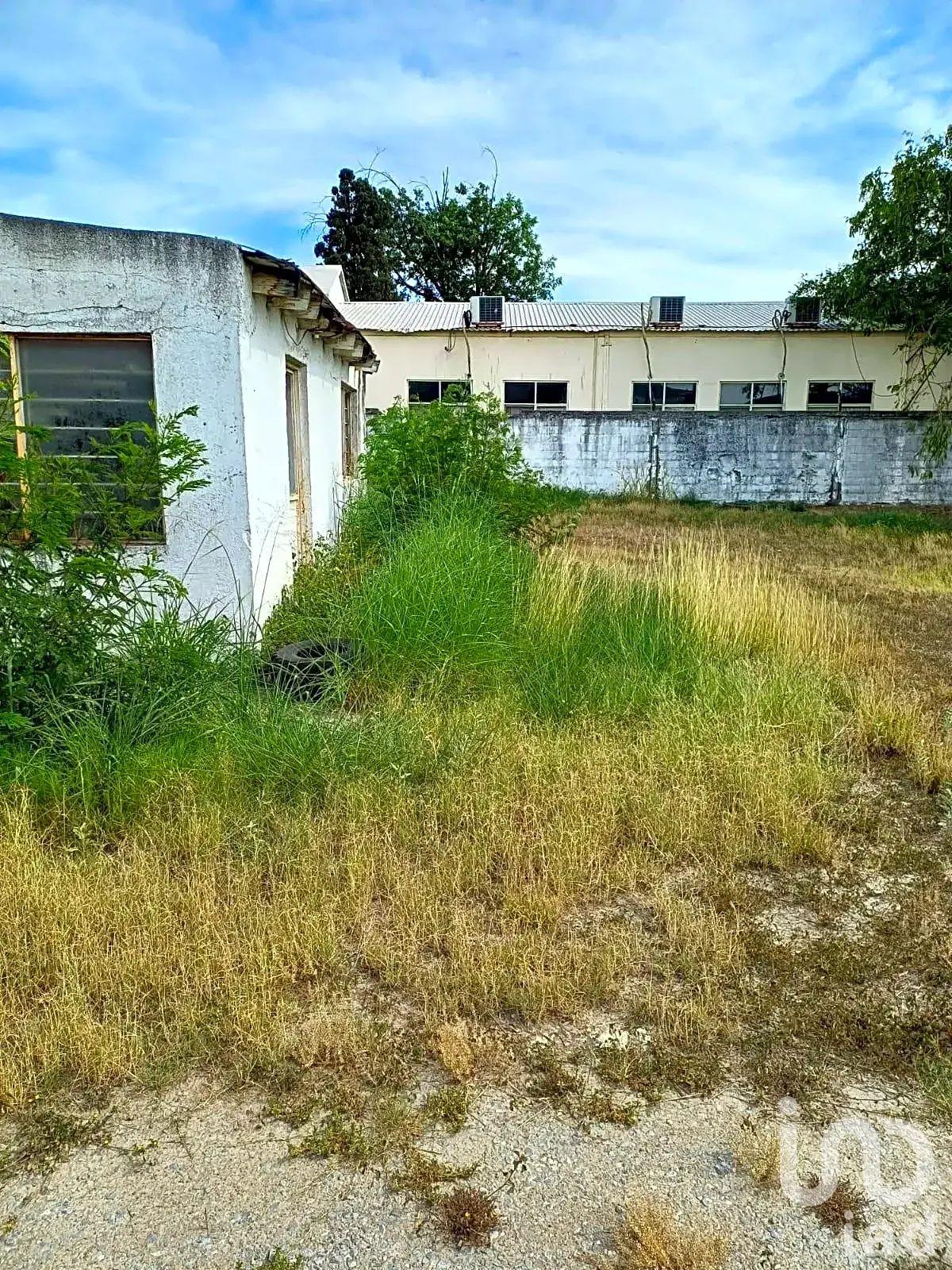 Terreno en mitras Norte. Con 3 frentes. Ideal para Desarrollo.