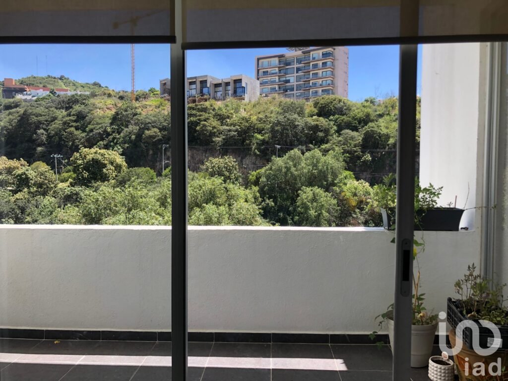 Hermosa casa con 4 recámaras y balcones en Bosque Esmeralda, Atizapán de Zaragoza