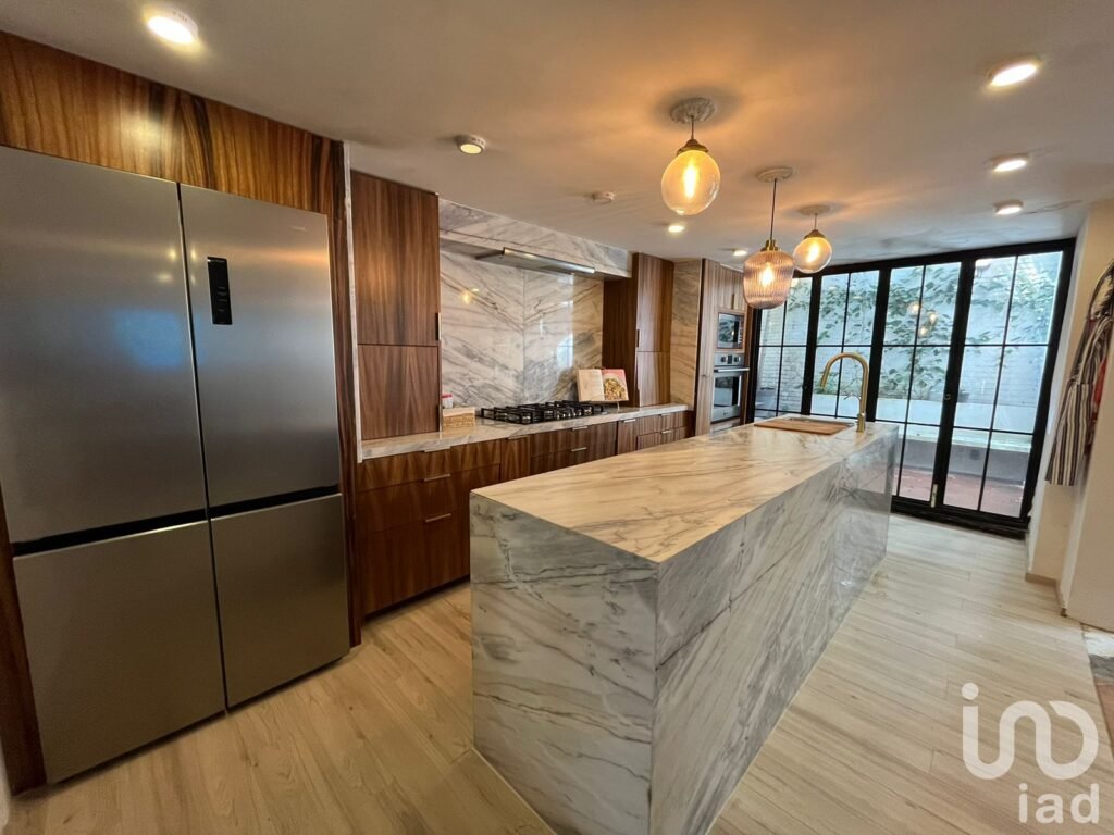 Se vende hermosa casa remodelada con vista panorámica en Lomas  de Santa Fe