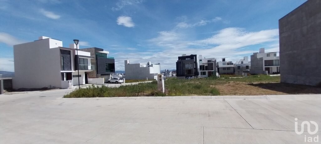 Se vende Terreno en esquina en el fraccionamiento residencial Altara 164