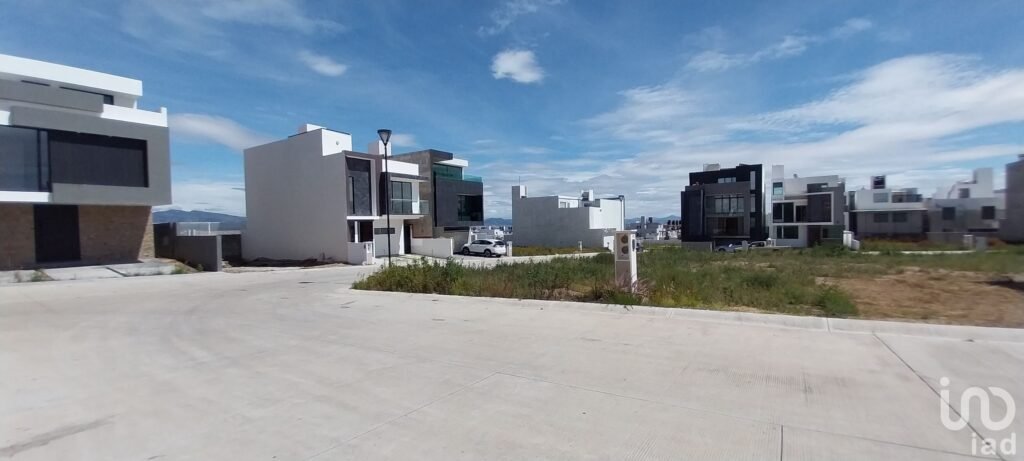 Se vende Terreno en esquina en el fraccionamiento residencial Altara 164