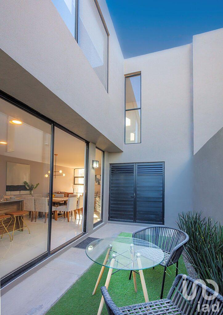 Casa en Zibata privada de solo 58 casas