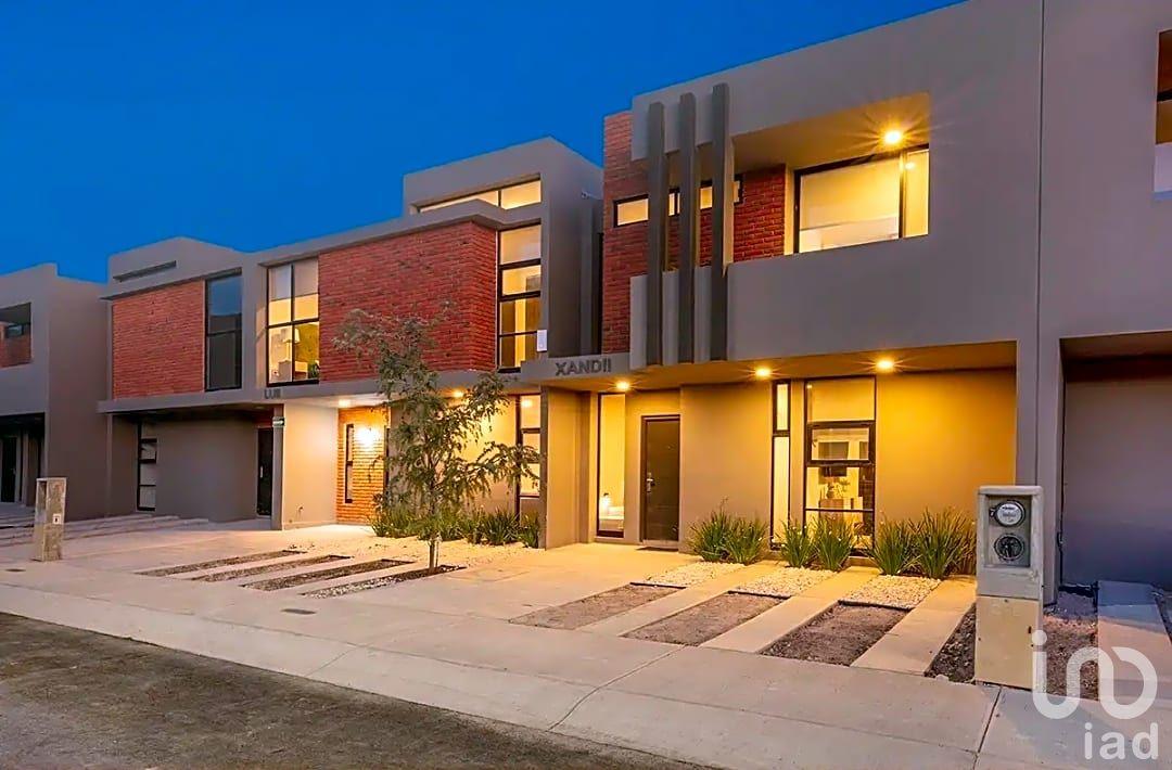 Casa en Zibata privada de solo 58 casas