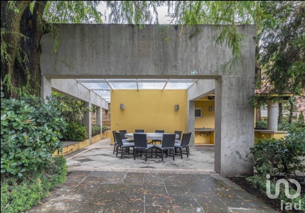 Casa en Venta en Paseo de los Laureles   Bosques de las Lomas, Ciudad de México