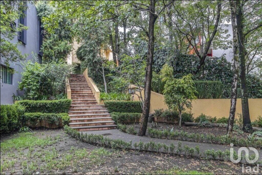 Casa en Venta en Paseo de los Laureles   Bosques de las Lomas, Ciudad de México