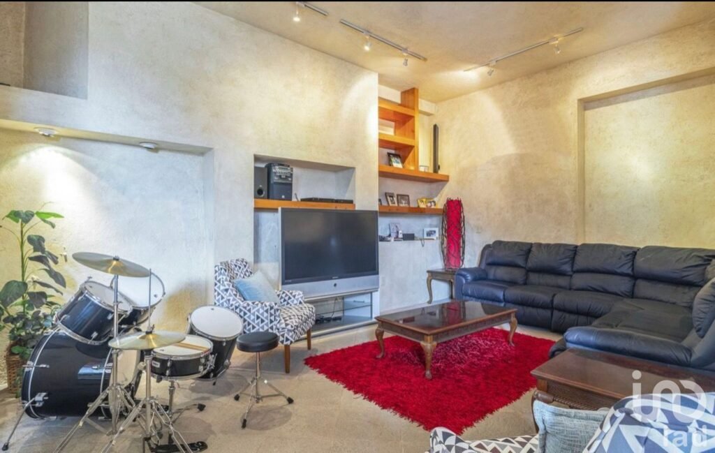 Casa en Venta en Paseo de los Laureles   Bosques de las Lomas, Ciudad de México