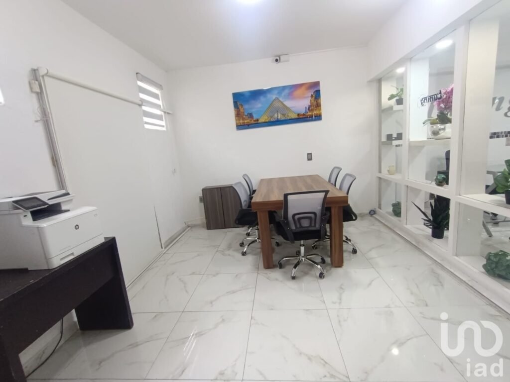 Edificio en Venta de 4 pisos para oficinas Col. Avante