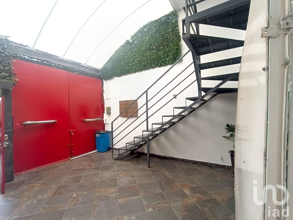 Edificio en Venta de 4 pisos para oficinas Col. Avante