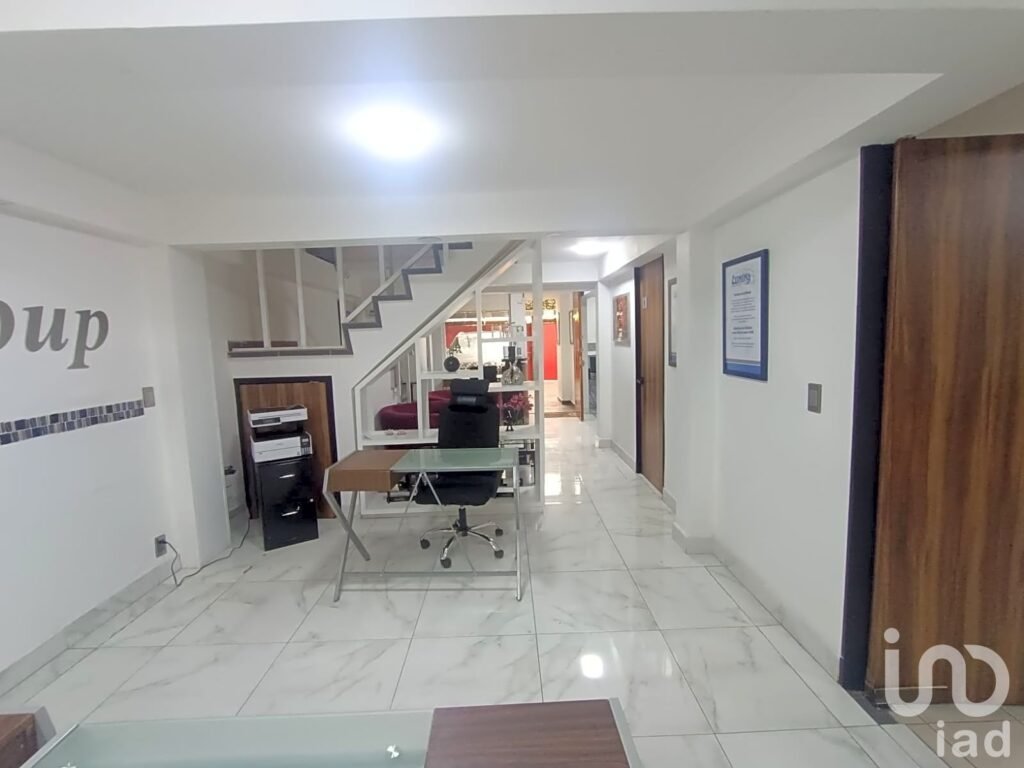Edificio en Venta de 4 pisos para oficinas Col. Avante
