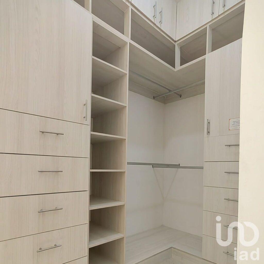 CASA EN VENTA EN CANCUN - AV. HUAYACAN VESEL