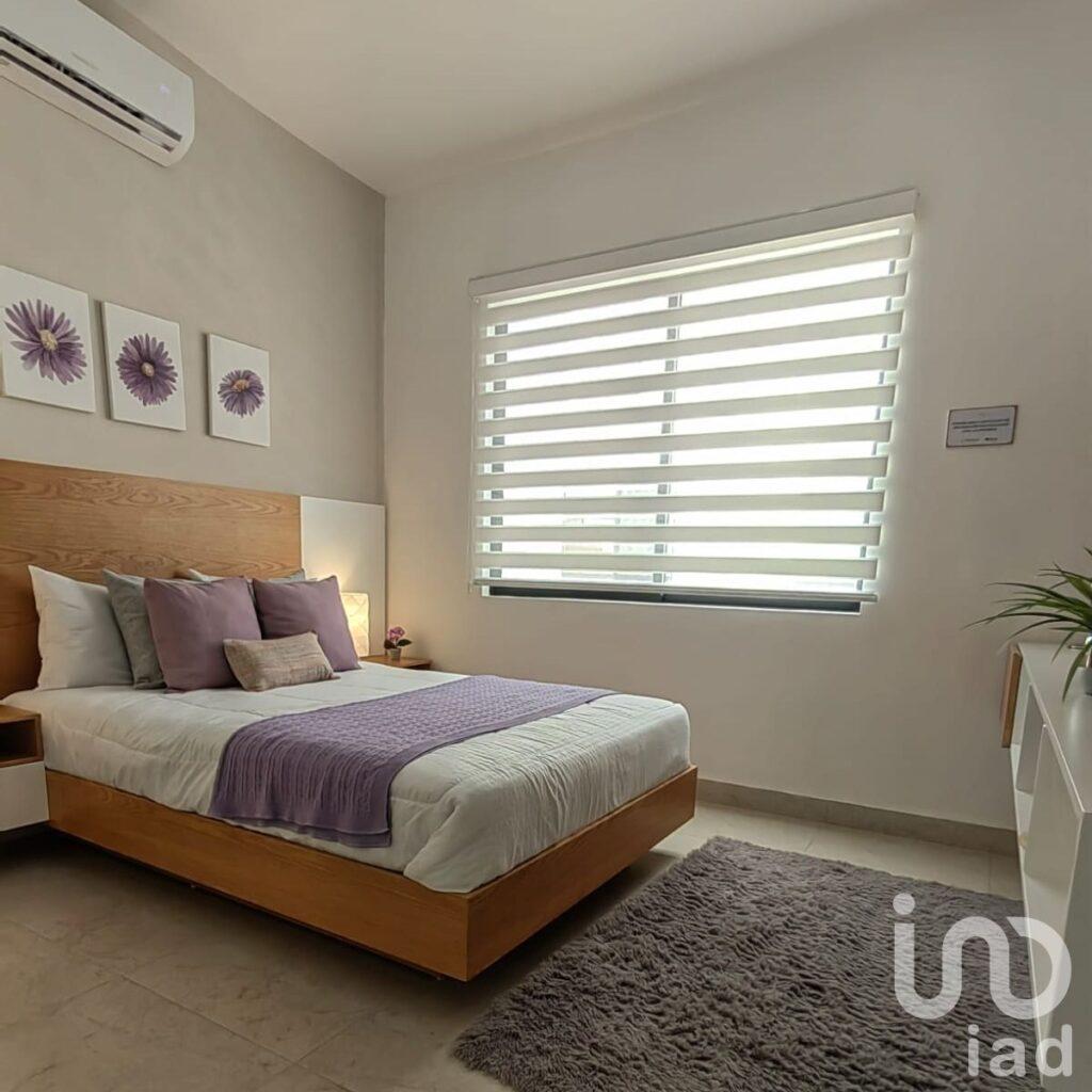 CASA EN VENTA EN CANCUN - AV. HUAYACAN VESEL