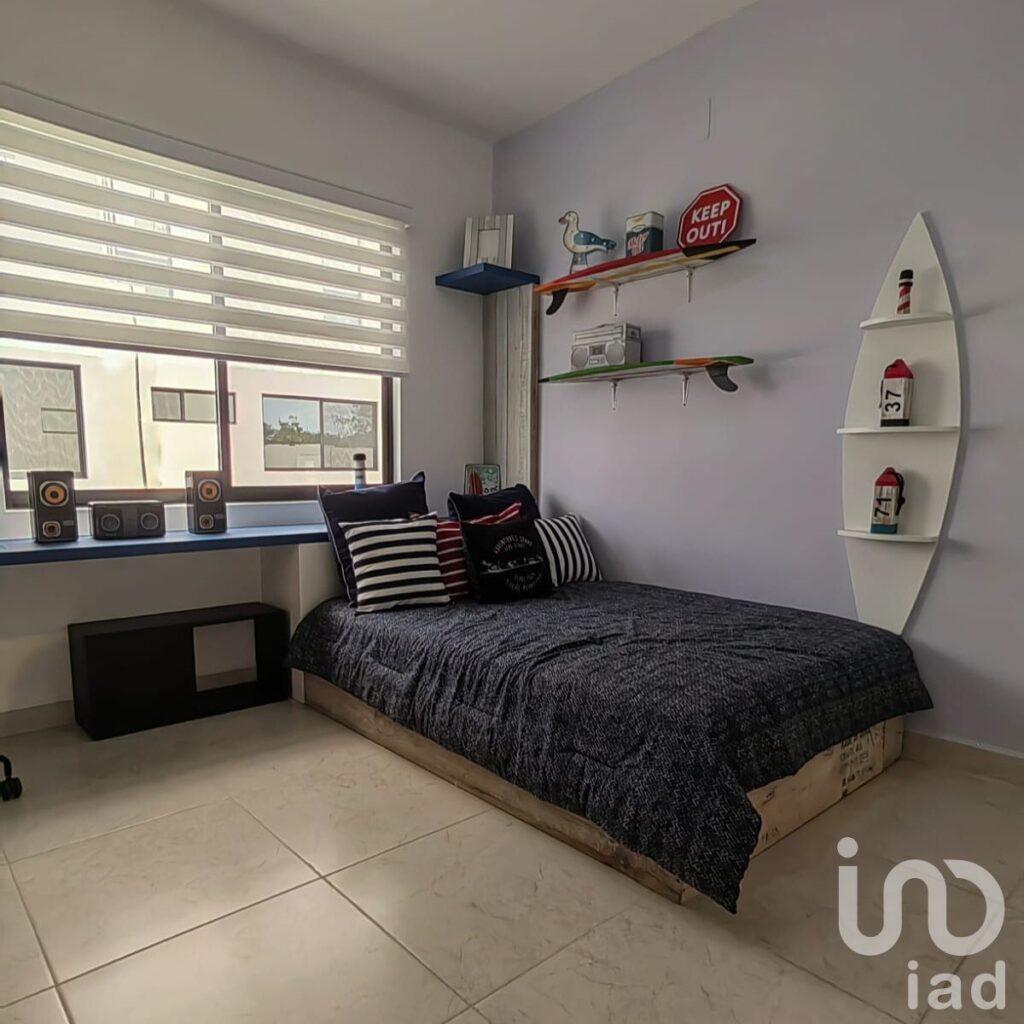 CASA EN VENTA EN CANCUN - AV. HUAYACAN VESEL