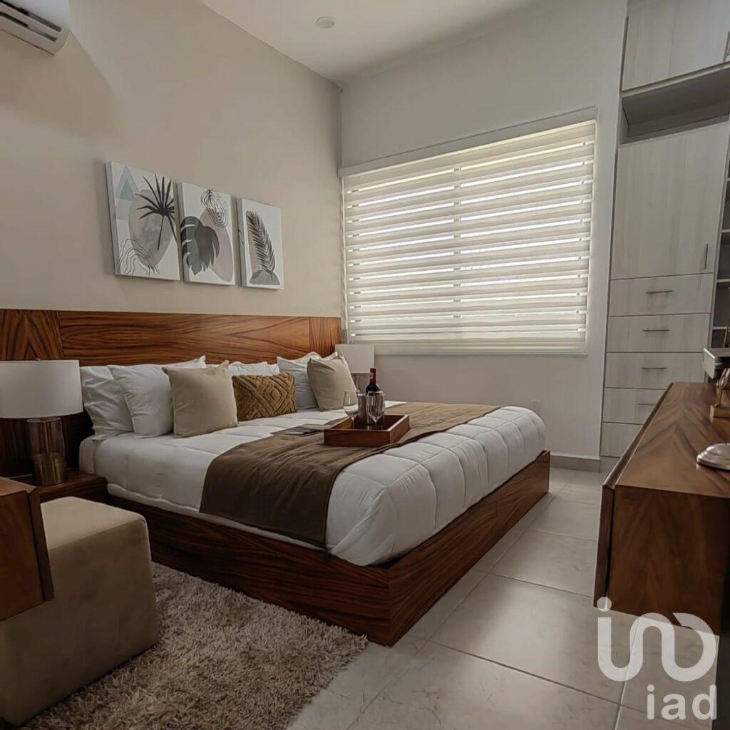 CASA EN VENTA EN CANCUN - AV. HUAYACAN VESEL