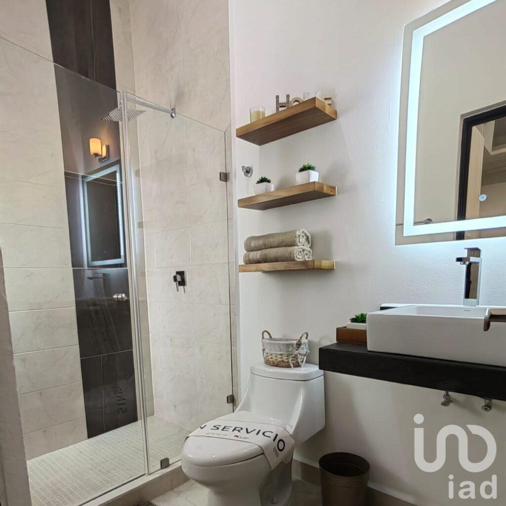 CASA EN VENTA EN CANCUN - AV. HUAYACAN VESEL