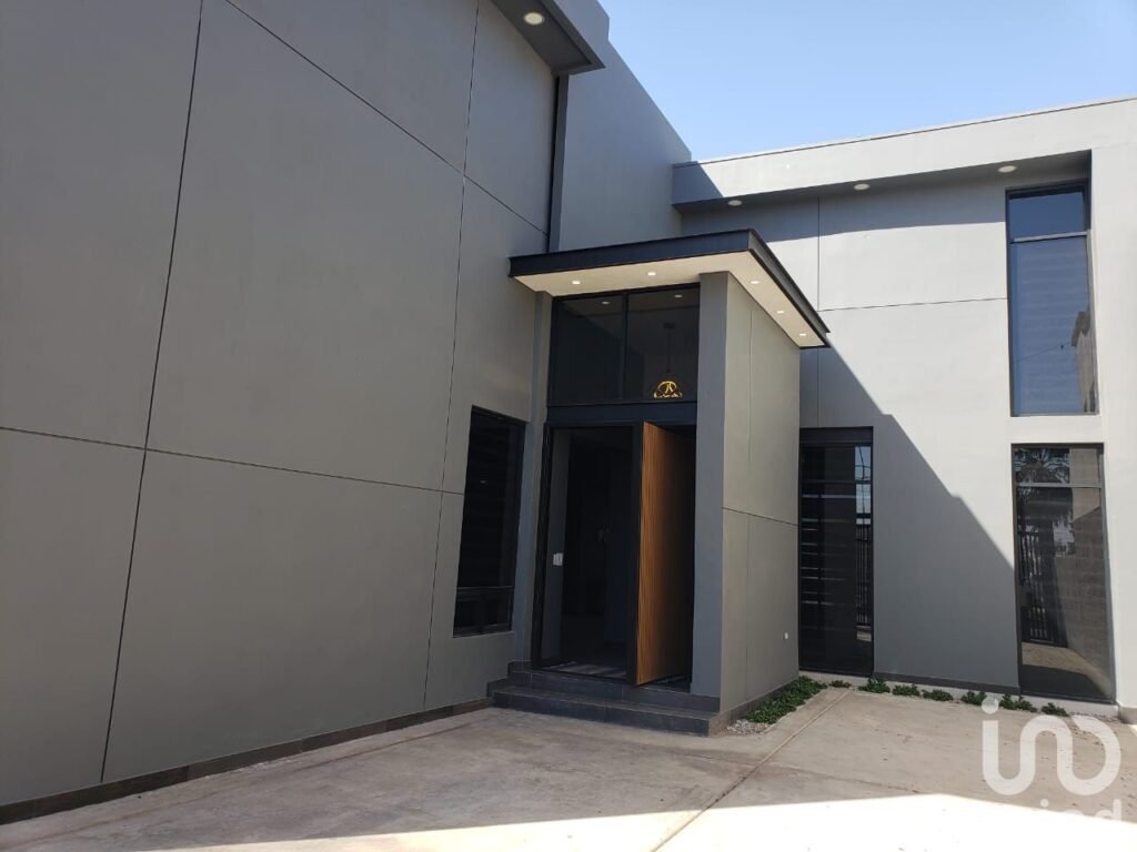 Casa Recien Construida en Venta en Fracc. Villafontana.