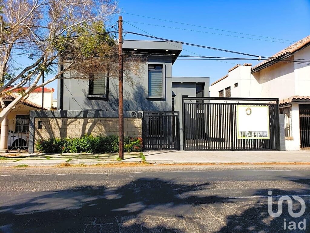 Casa Recien Construida en Venta en Fracc. Villafontana.
