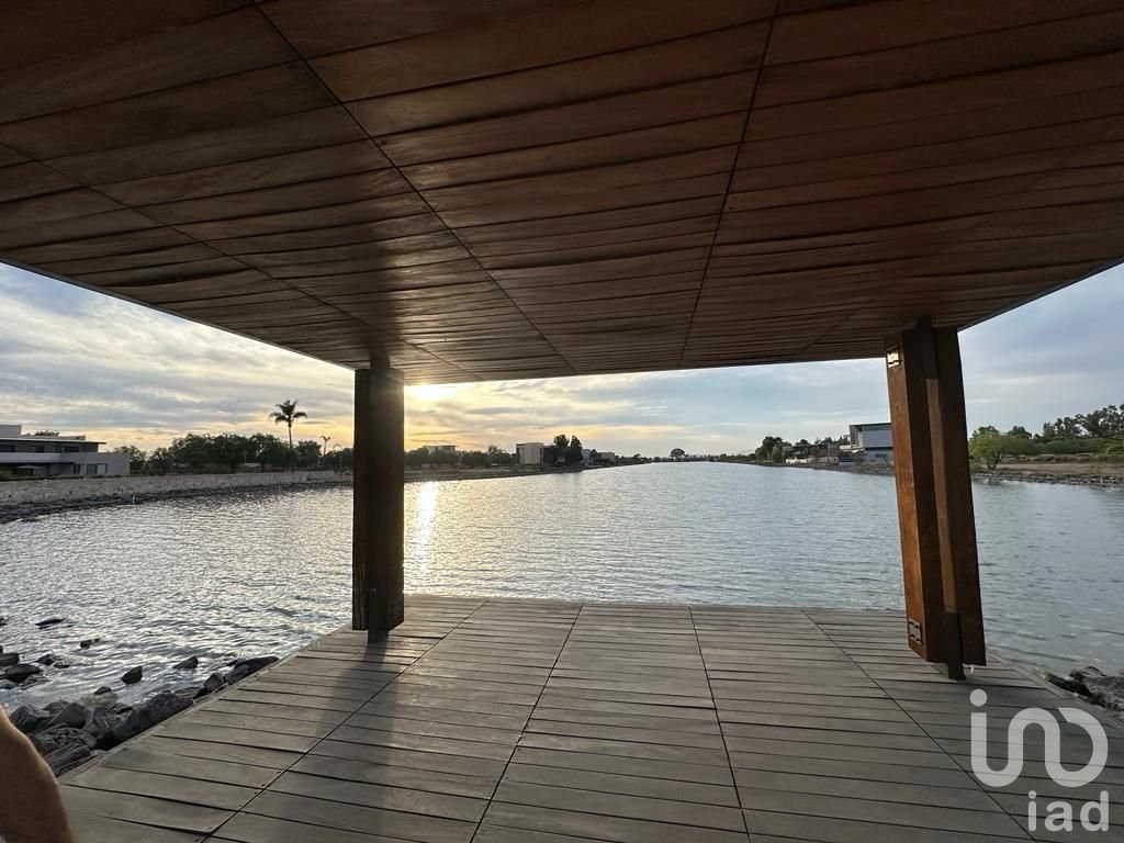 Se vende el mejor terreno frente al lago en " Viñedos del Polo" en  Querétaro